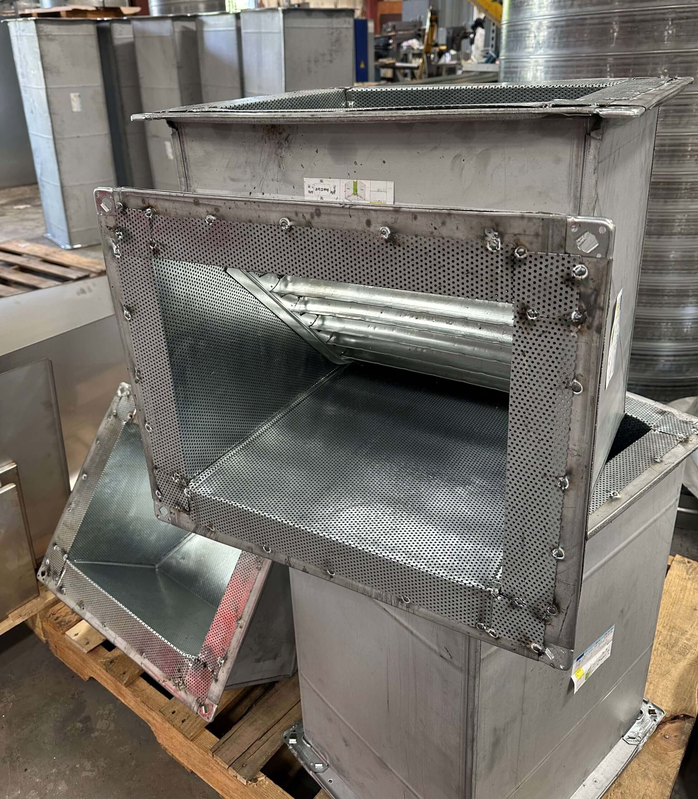 TDC connection, Pittsburg seams / Paint Lock Double Wall Rectangle Duct w. Perforated inner, TDC connection, Pittsburg seams Duct w. Perforated inner, TDC connection, Pittsburg seams